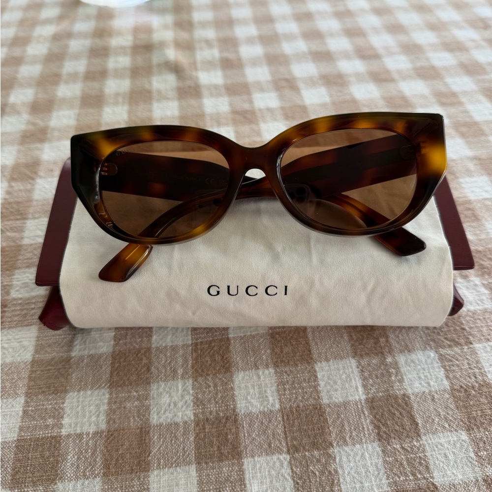 Gucci Women's Brown Sunglasses - Picture 3 of 16
